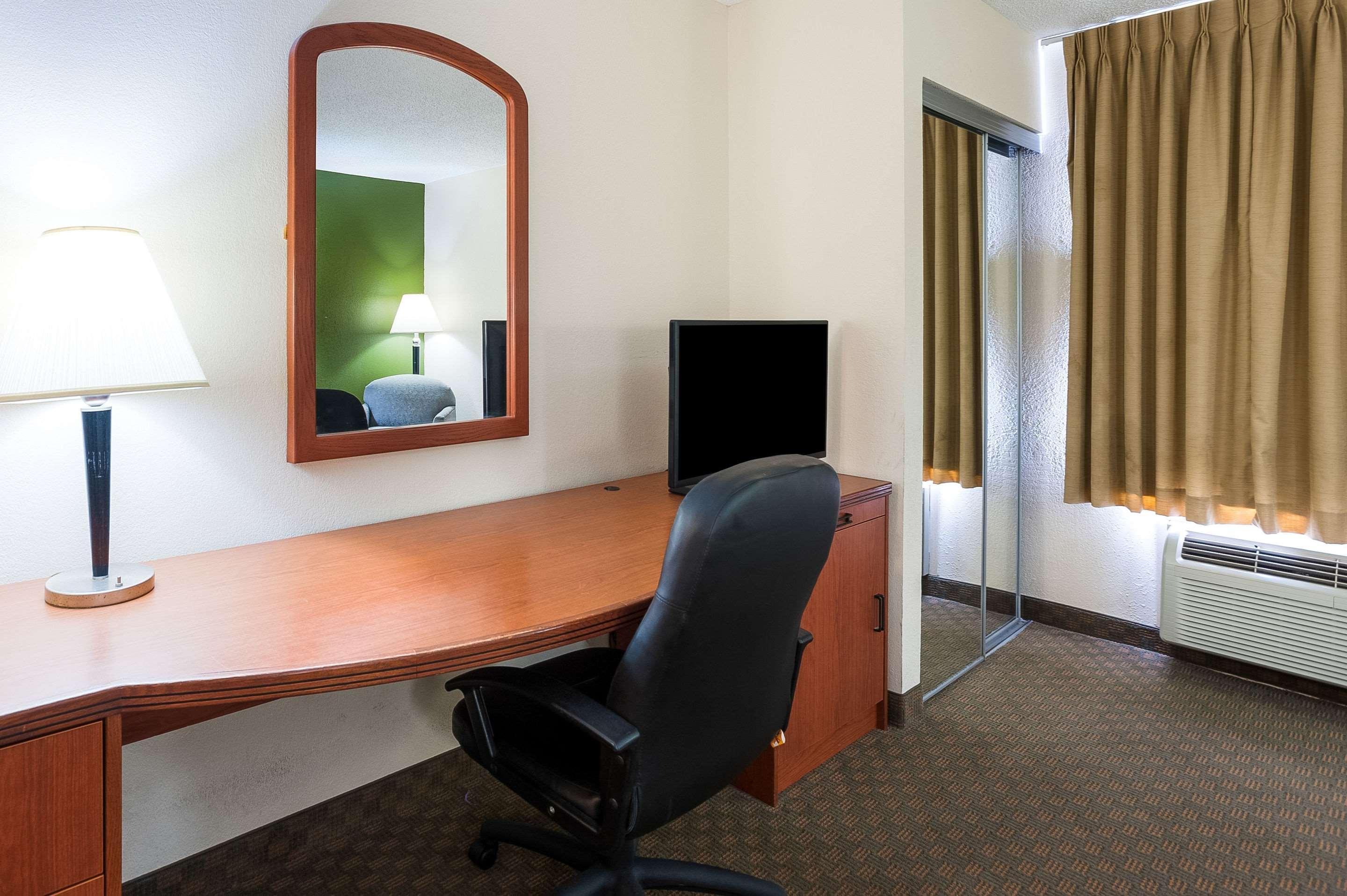 Quality Inn & Suites Lake Charles South Εξωτερικό φωτογραφία